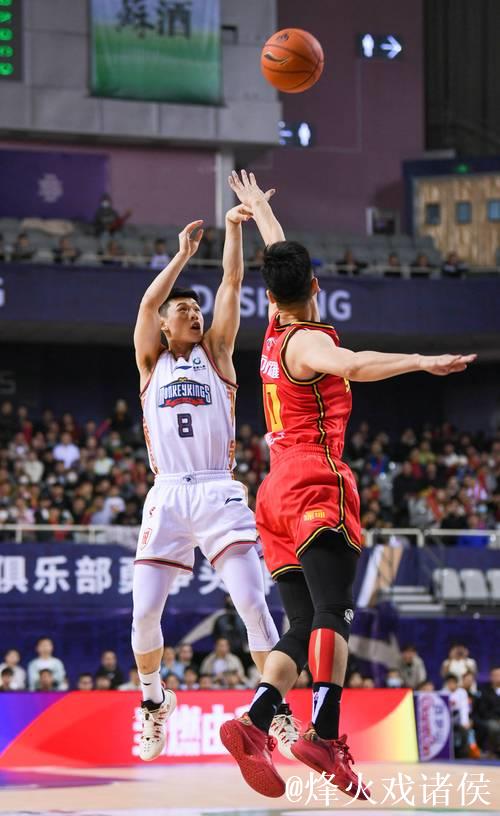 威尔斯砍30+7，王岚嵚高效表现，辽篮16分力克广厦迎双喜收获